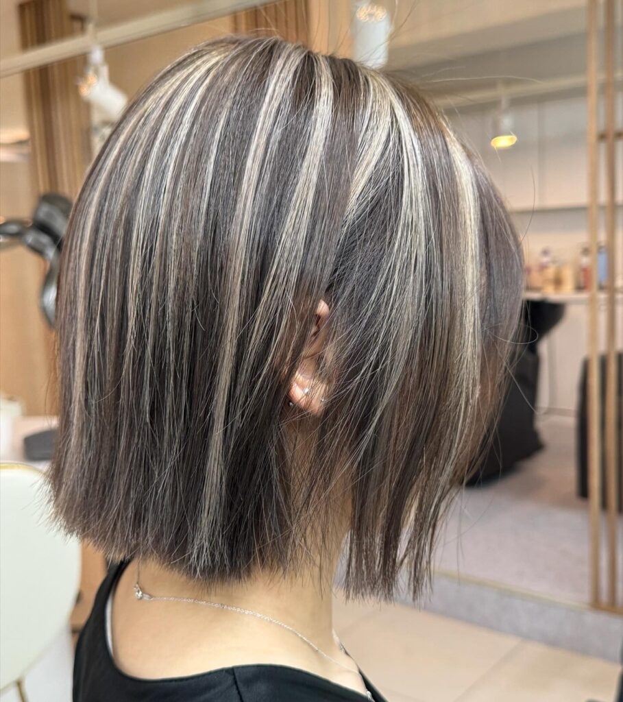 Short Bob Transformation: Chic Balayage Color for Short Hair at Seoul Hair Salon 1 Seoul Hair Salon’s Long wavy hair with balayage highlights
