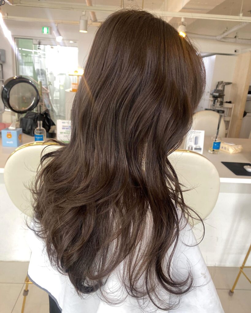 Rich & Warm: The Perfect Long Hair Mocha Mousse Color at Seoul Hair Salon 1 Seoul Hair Salon’s no-bleach-mocha-mousse-hair-color-2