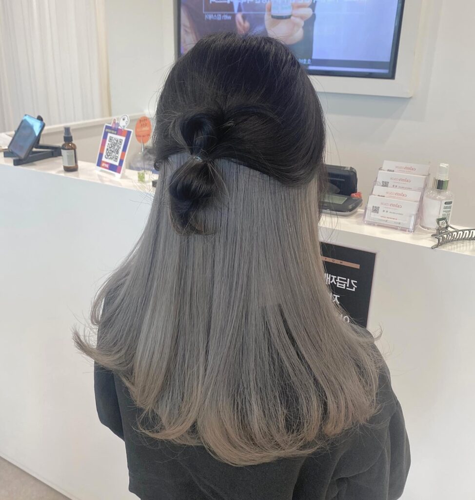 Icy Elegance: Long Hair Gray Secret Two-Tone Transformation at Seoul Hair Salon 1 Seoul Hair Salon’s long hair woman with gray ombre style
