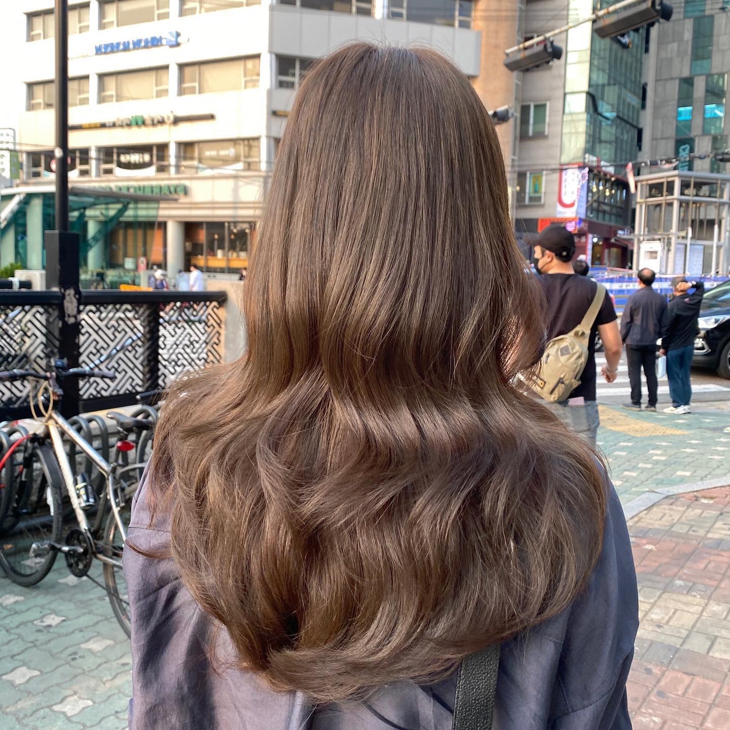 Seoul Hair Salon’s long hair woman sand-beige-hair-color