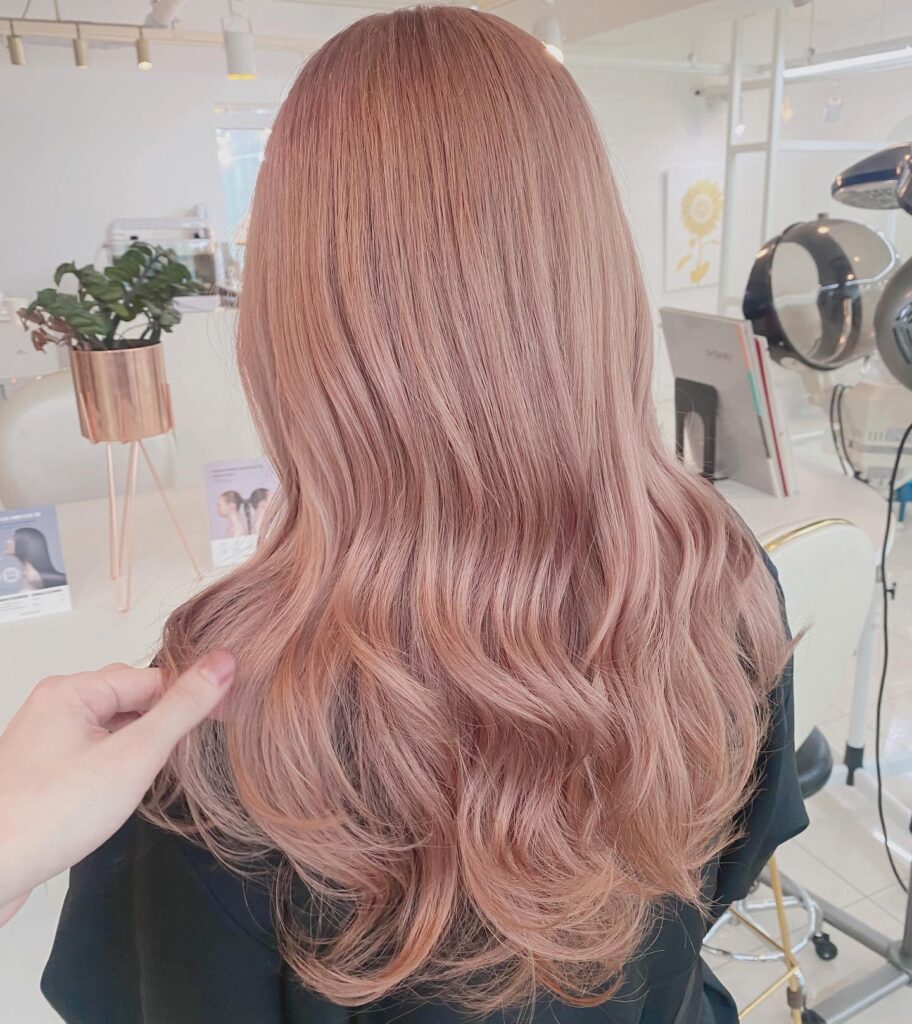 สีชมพูอ่อน