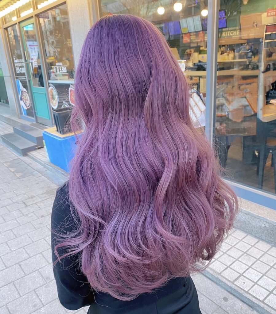 ผมสีม่วง